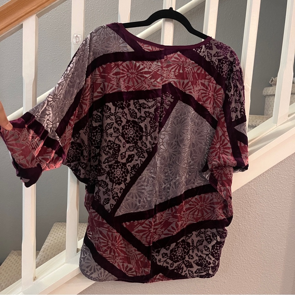 Woman's TINY Velvet Oversized Purple Blouse Size-Small - Picture 5 of 5